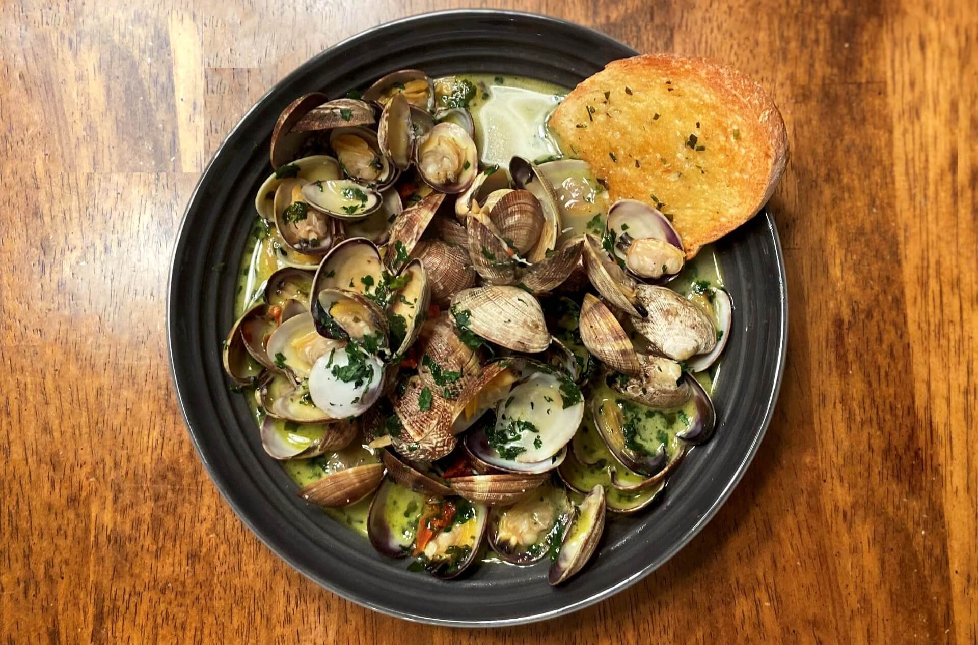 Steamed Clams with White Wine & Garlic Butter | Taylor Shellfish Farms
