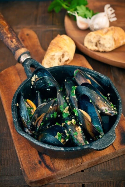 Skillet Mussels