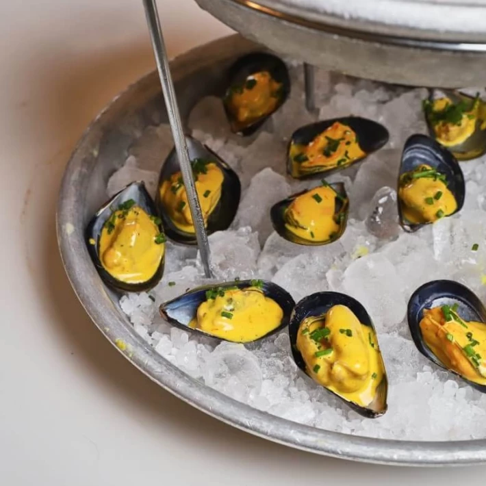 Curried In-Shell Mussels